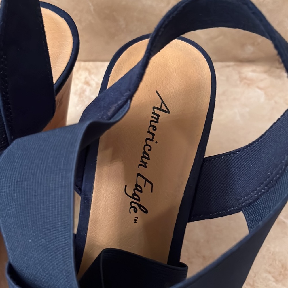sIze 11 American Eagle wedges - Picture 2 of 3